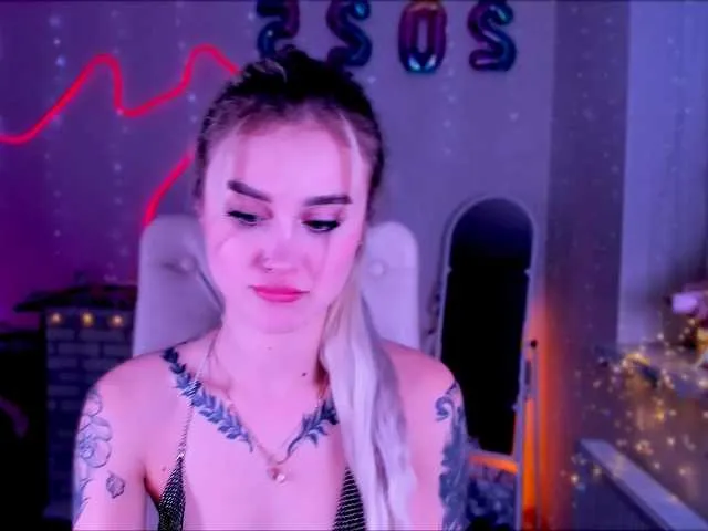 Ravenaaaa – webcam model profile photo